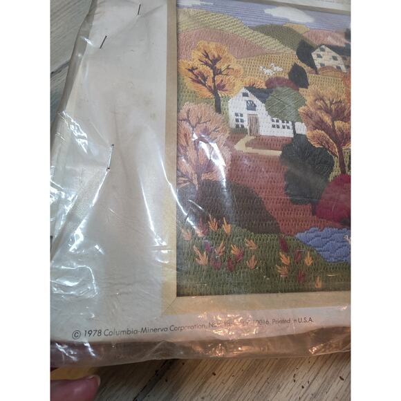 Vintage 1978 Columbia Minerva Needlepoint Kit AUTUMN SCENE Erica Wilson CM Fall - Picture 5 of 6